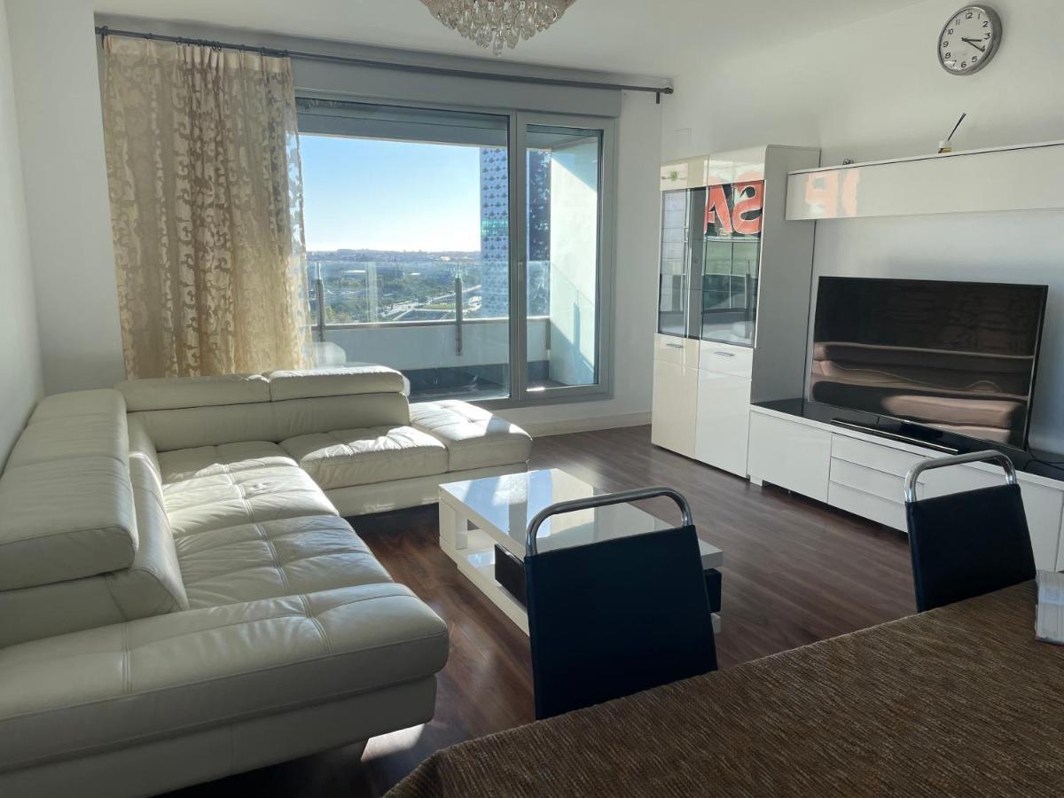 Fira De Barcelona City View Apartment With Garage Parking L'Hospitalet de Llobregat Exterior foto