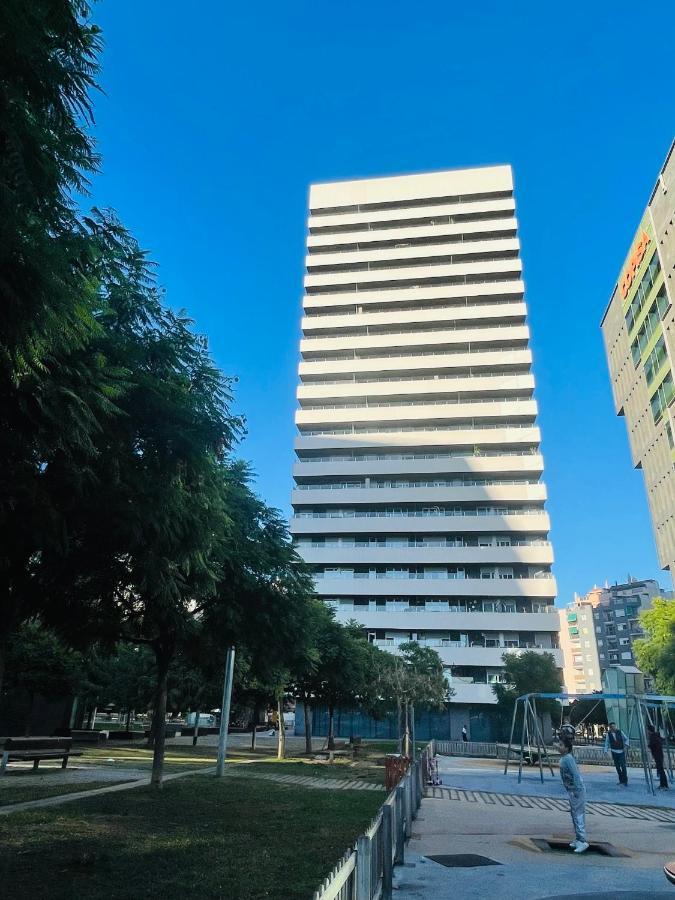 Fira De Barcelona City View Apartment With Garage Parking L'Hospitalet de Llobregat Exterior foto